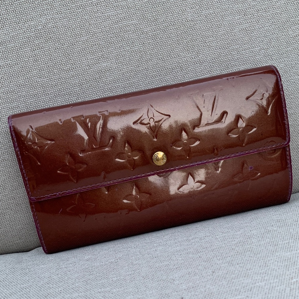 LOUIS Vuitton Vernis Maroon Long Wallet